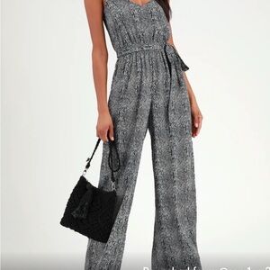 Lulu’s Liza Navy Blue Snake Print Sleeveless Jumpsuit Medium